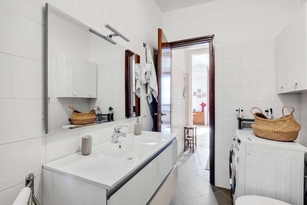 Easylife - Bello E Luminoso Flat In Zona Centrale Milánó Kültér fotó